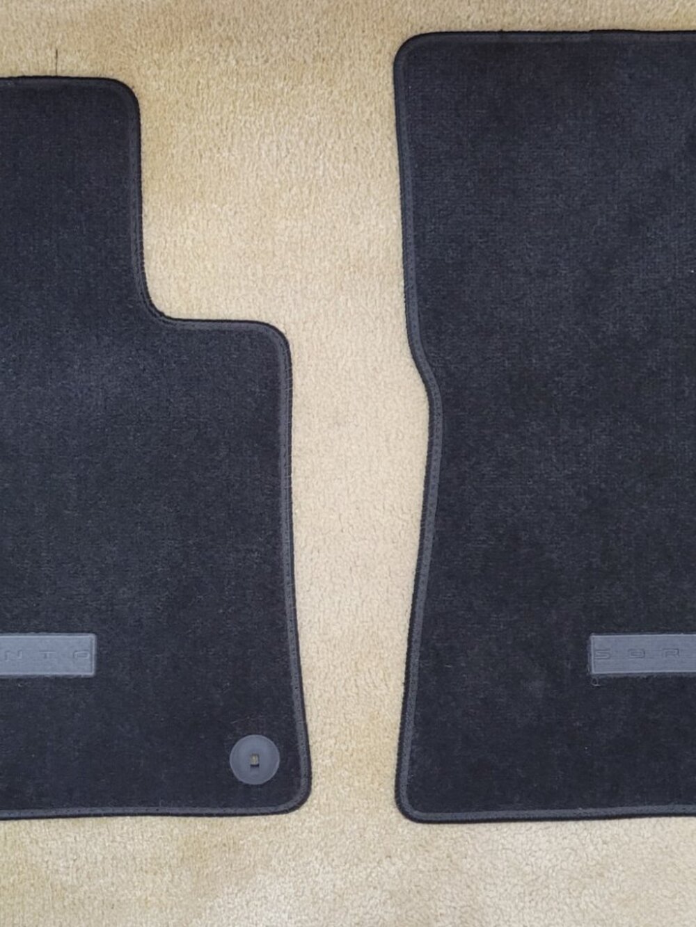 Genuine Kia Sorento 2021-2025 Front Carpeted Floor Mats